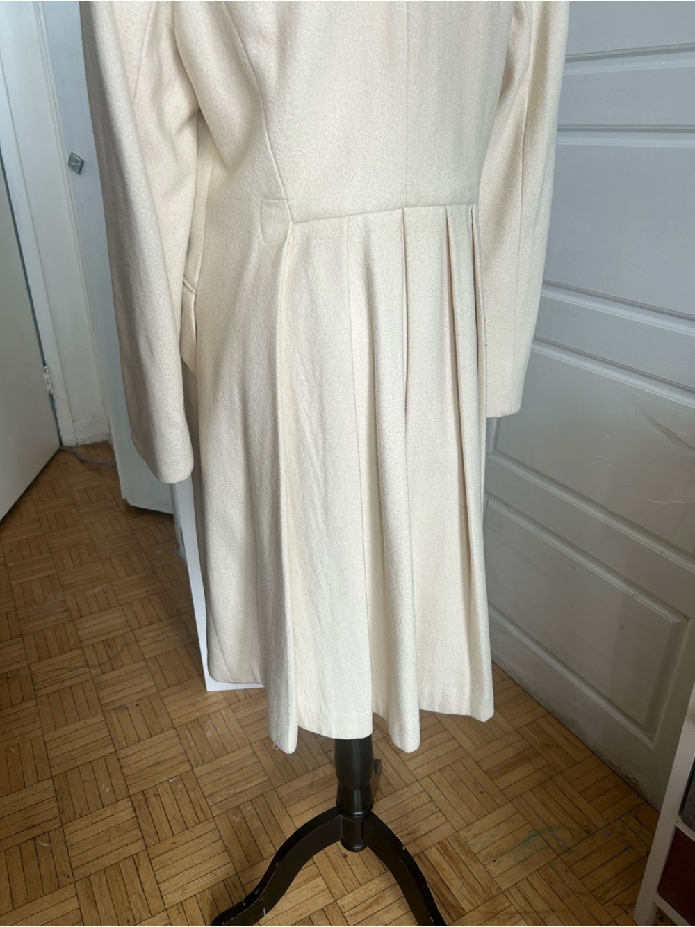 Sinequanone Ivory 80% Virgin Wool Long Tailored Coat Pleated Back